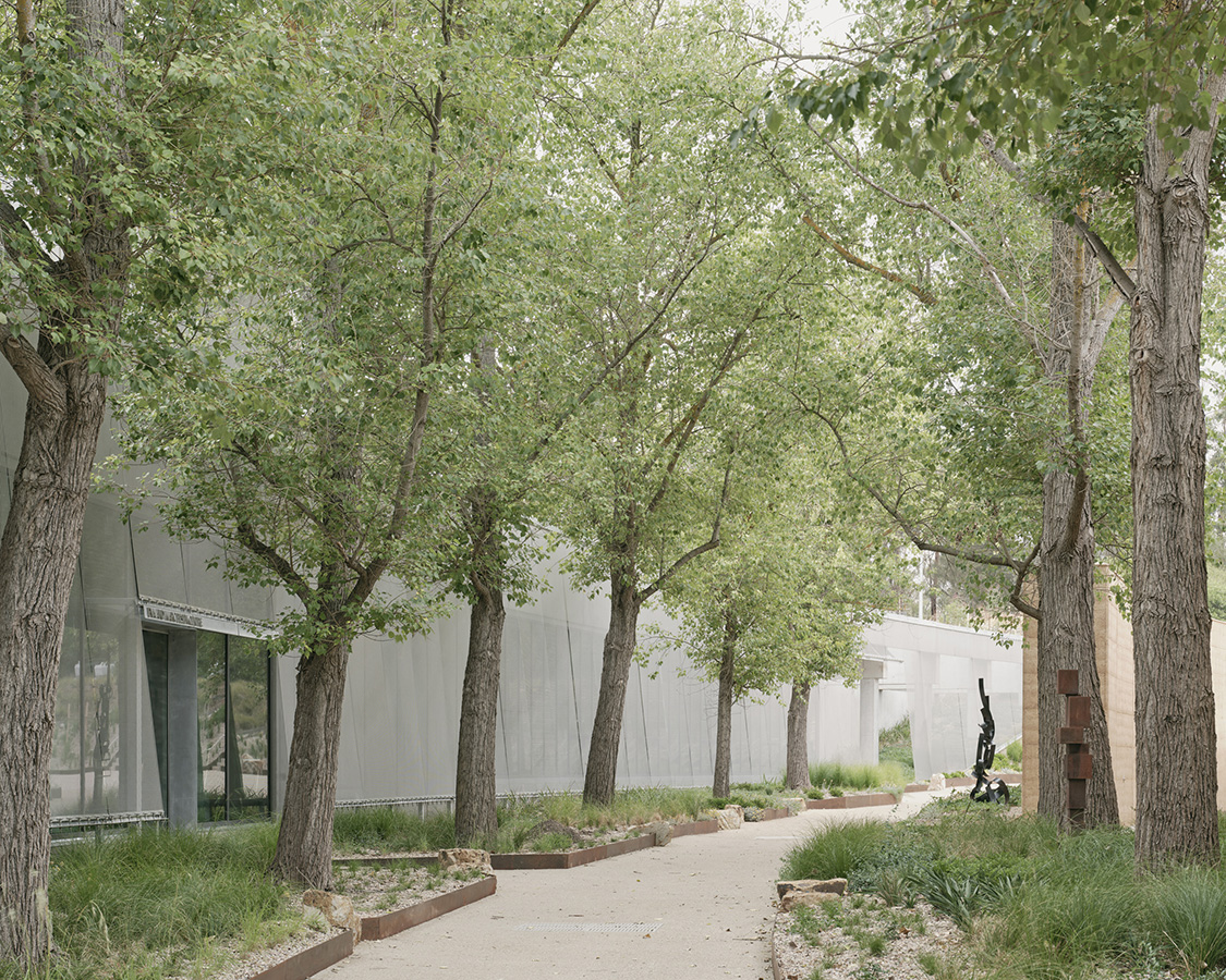 Centre entry and Sculpture Walk