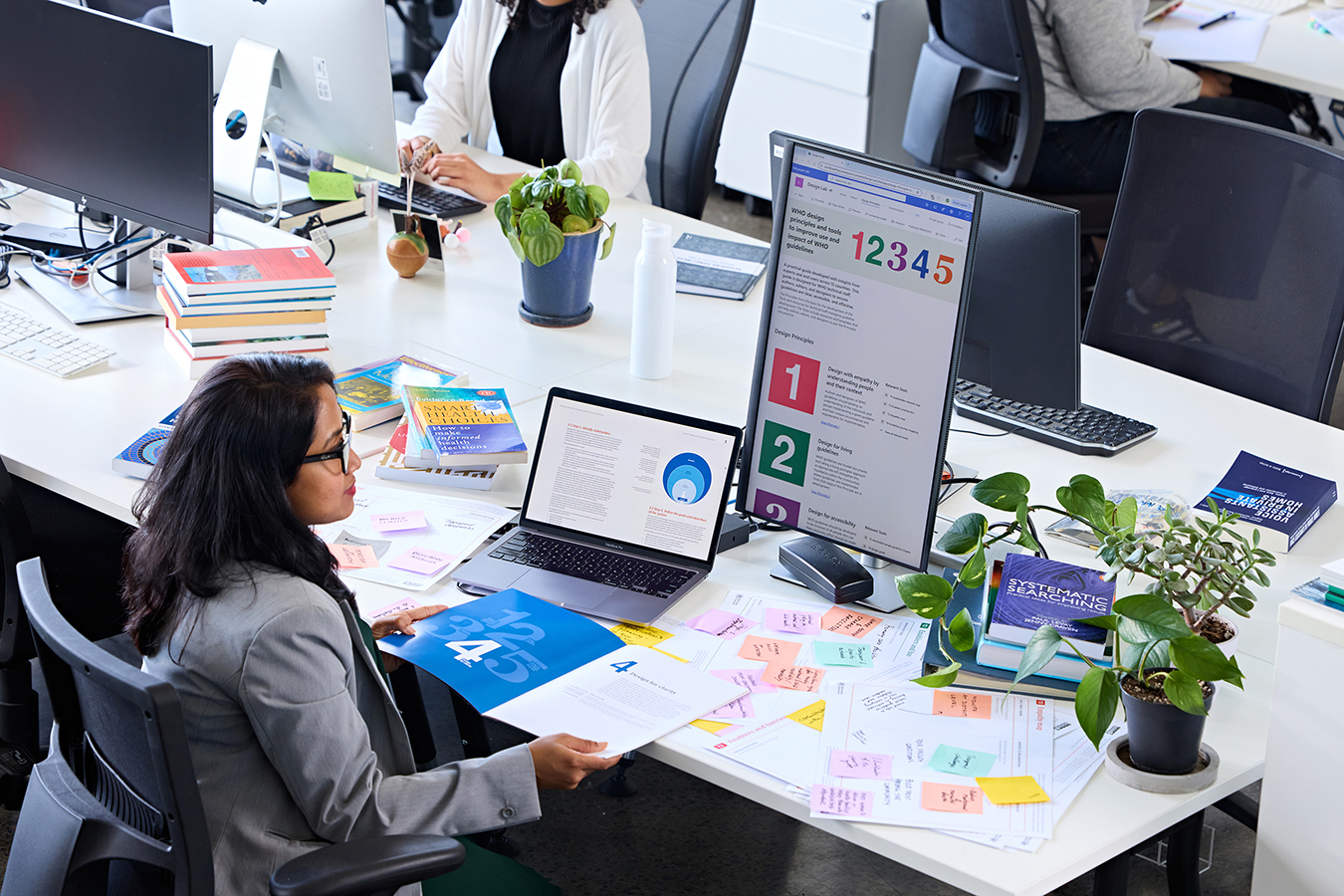 Image of guideline writer using the WHO Principles and Tools