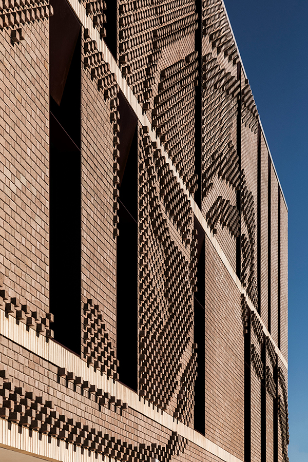 Kangan Institute Health and Community Centre of Excellence façade detail.